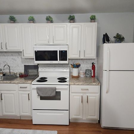 Entire 2-Bed Private Apt - Ewr/Nyc/Outlet Mall Newark Room photo