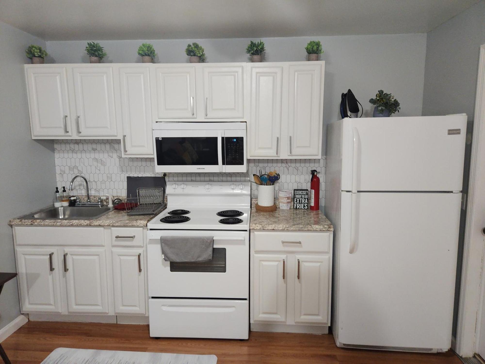 Entire 2-Bed Private Apt - Ewr/Nyc/Outlet Mall Newark Room photo